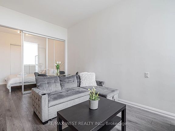 2nd image of 4208 Dundas St W #817