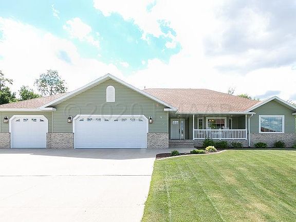 4th image of 610 Sugar Dr