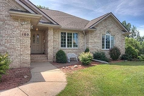 2nd image of 100 Apple Blossom Ln