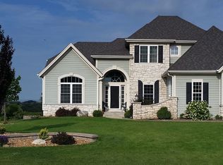 6619 S 46th St, Franklin, WI 53132