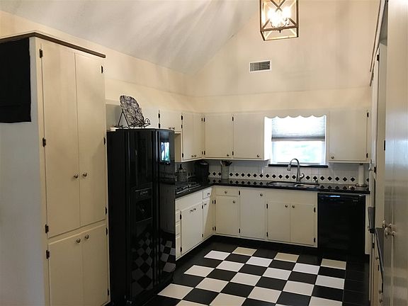 2nd image of 217 Cypress Bend Dr