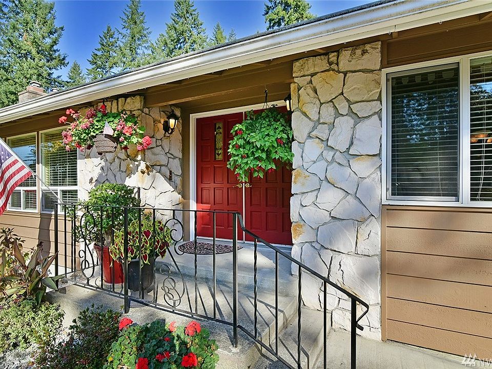 1st image of 2521 Parkwood Dr SE