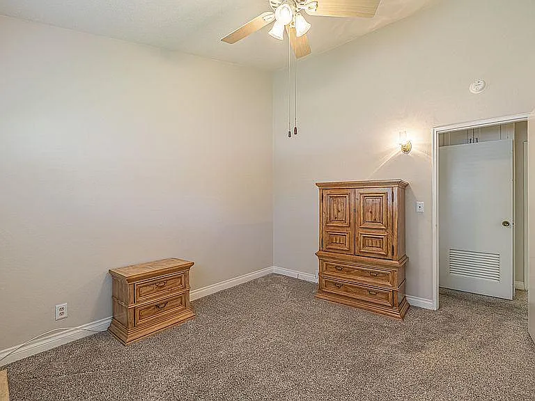 43710 Rimvale Ave — Photo 13