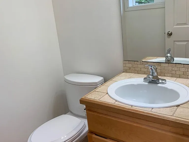 443 NE Ravenna Blvd #C — Photo 19