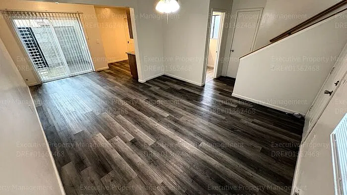 2 bed, 1.5 bath, 987 sqft, $1,395 — Photo 2