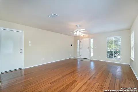 215 Redbird Cir — Photo 4