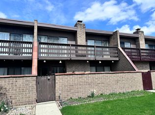 804 Kenneth Cir #804, Elgin, IL 60120