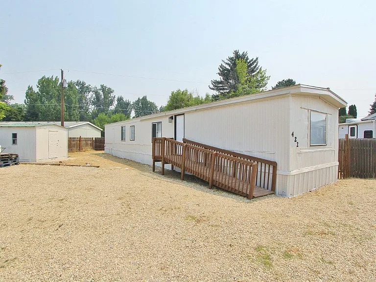 422 Elder Ave — Photo 19