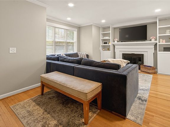 5th image of 606 Claybourne Rd