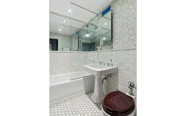 Sold by Douglas Elliman | media 22