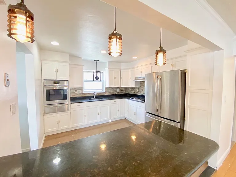 4218 Avenue I #TOP — Photo 6