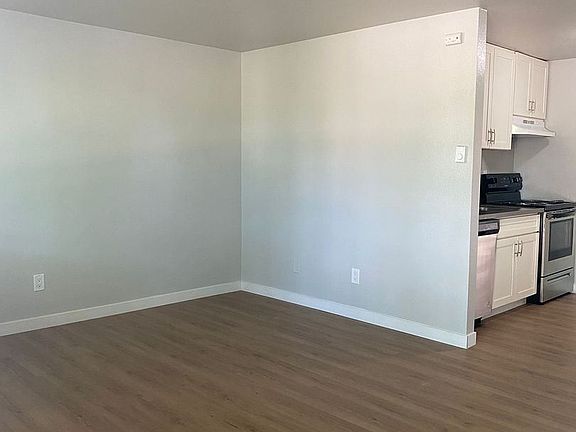 4th image of 10915 Freiday St SW #4