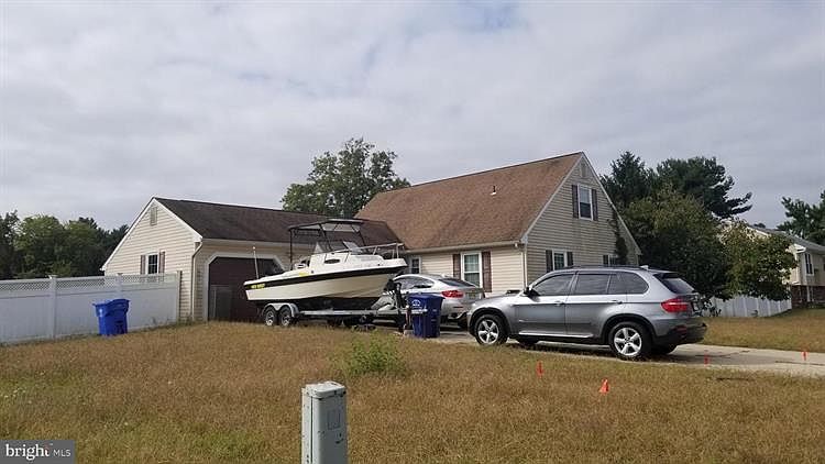 2nd image of 206 Peach Rd