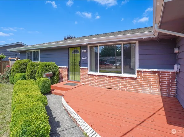 3724 NE 10th St, Renton, WA 98056