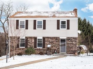 17 Barrington Dr, Pittsburgh, PA 15209