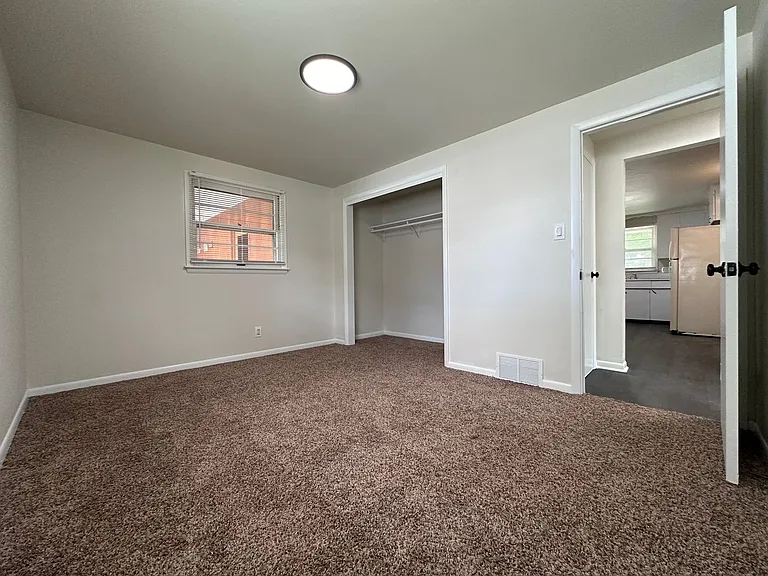 490 Saint Bernard Dr — Photo 21