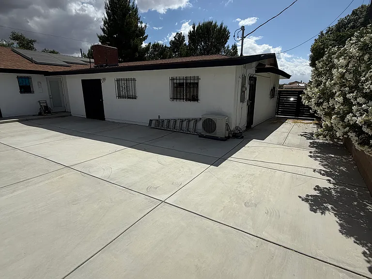 1343 W Norberry St — Photo 16