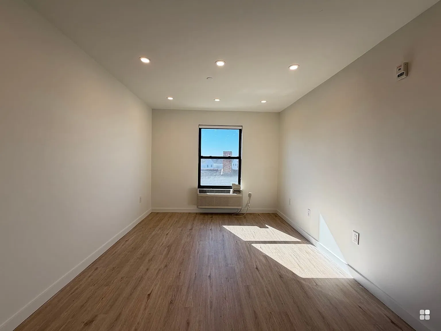 504 Market St — Photo 4