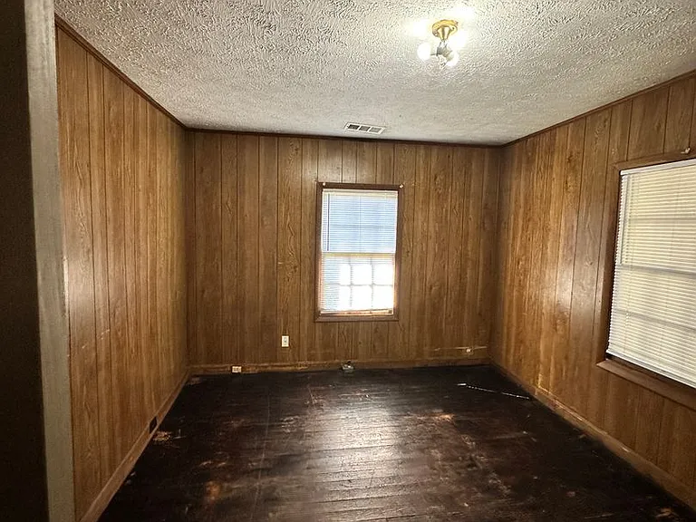 203 S Washington St — Photo 10