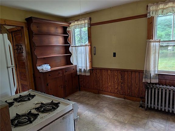 3rd image of 63 Old Danielson Pike