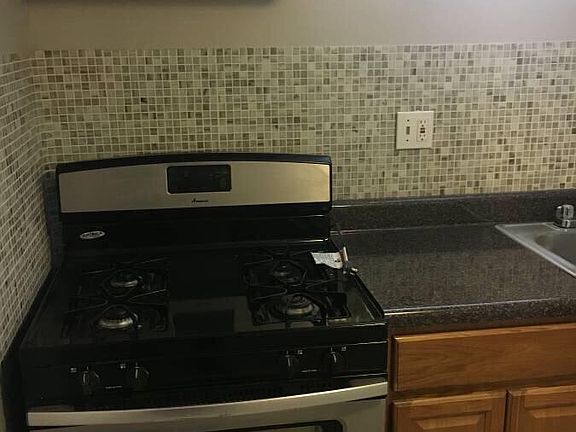 2nd image of 2717 Throop Ave