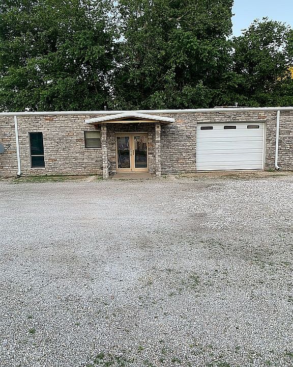 1st image of 1618 E Prairie Creek Dr