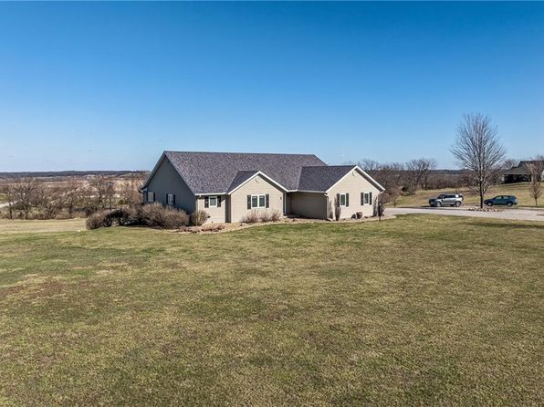 22056 Valley View Rd, Maryville, MO 64468