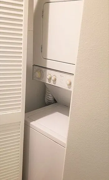 1031 N Crescent Heights Blvd #1D — Photo 9