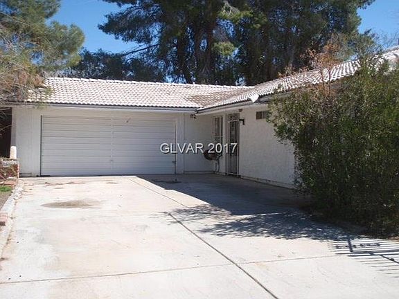2nd image of 776 N Sloan Ln