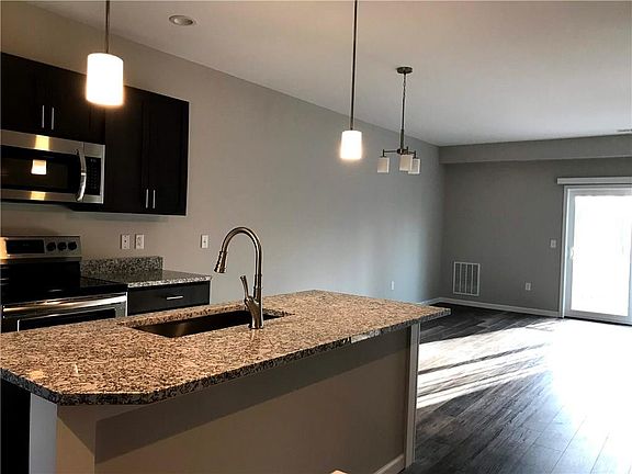 3rd image of 2075 Community Ln #304