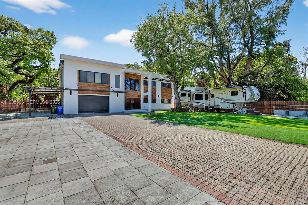Building Photo - 3000 Riverland Rd