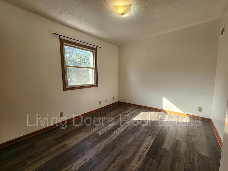 1511 David Dr — Photo 8