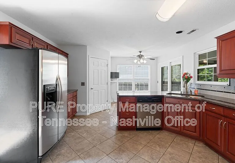 136 E Hbr — Photo 12