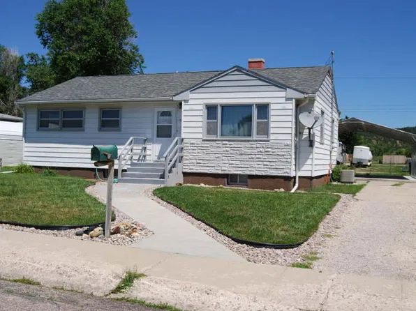 1635 Gray Blvd, Newcastle, WY 82701