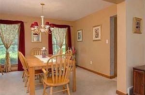 5th image of 33 Breezewood Dr