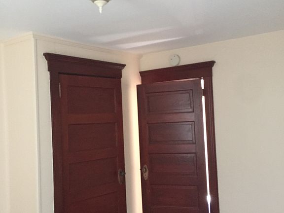 5th image of 211 Schenck Ave