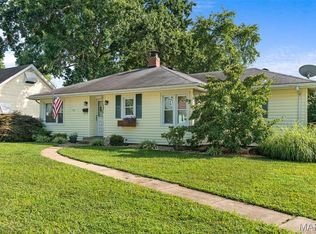 1420 E 8th St, Washington, MO 63090