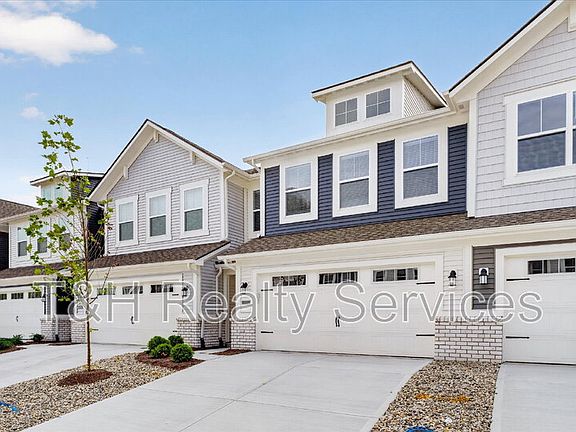 3rd image of 437 Monarch Ln