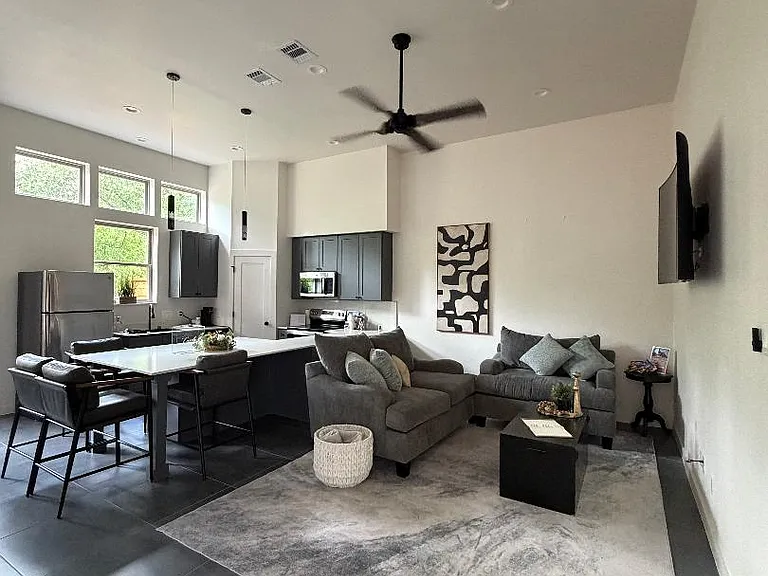 Cypress Manor Luxury Living — Photo 6