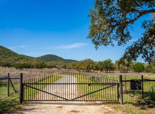 126 Childress, Leakey, TX 78873