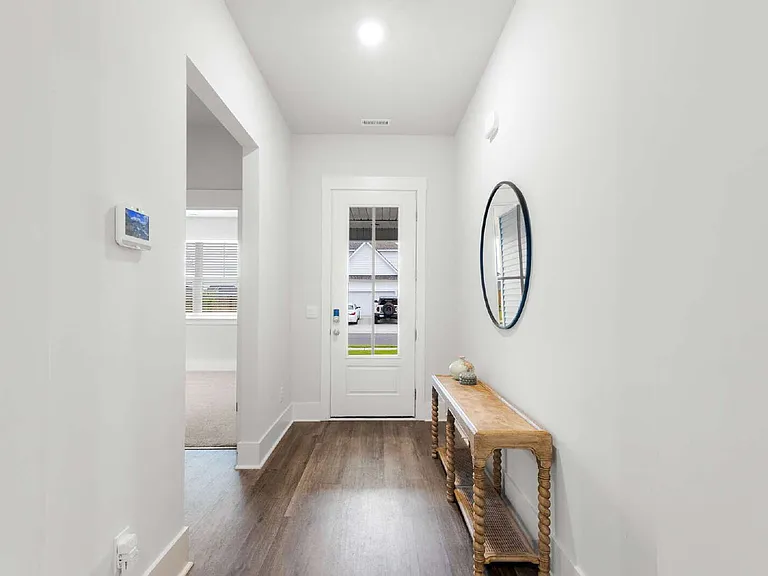322 Whalebone Ave — Photo 9