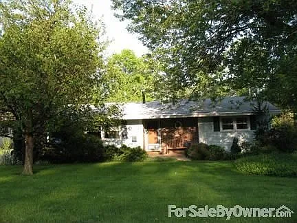 1010 S Hawthorne Dr photo 1