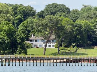 45 Cedar Ln, Port Washington, NY 11050