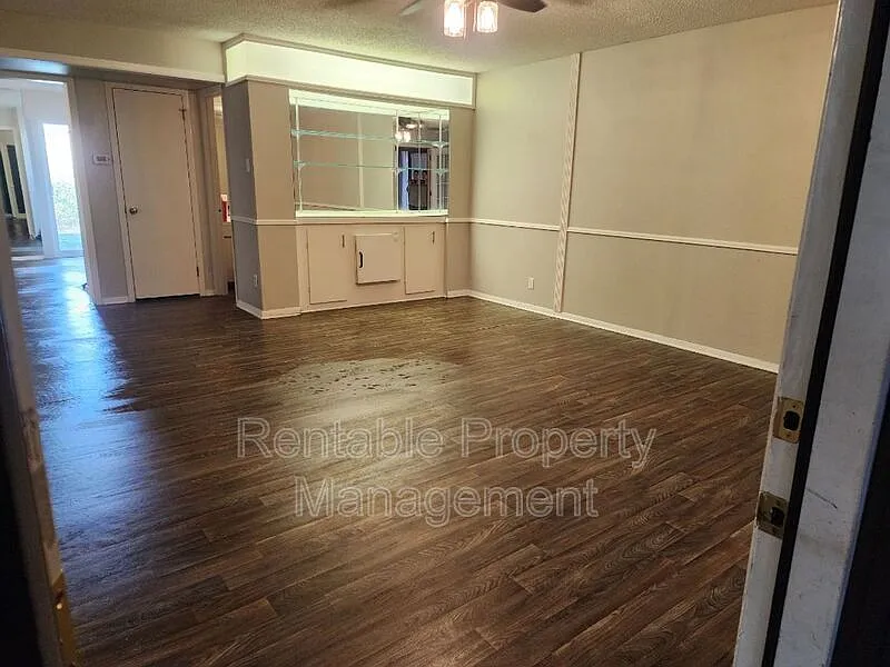 Building Photo - 6238 Wheaton Dr