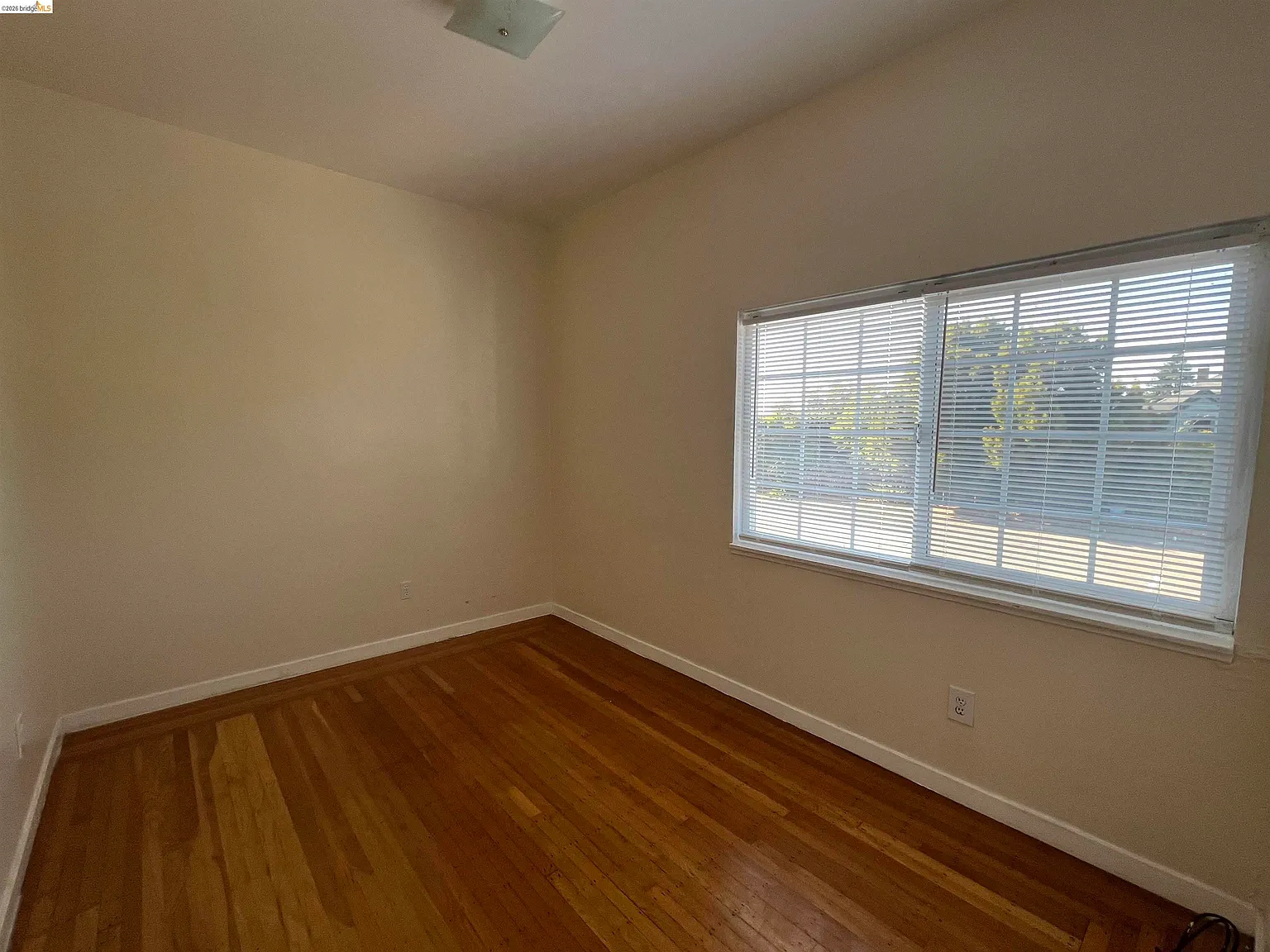 2 bed, 700 sqft, $2,850 — Photo 2