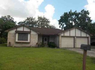 109 Maple St, Lake Jackson, TX 77566