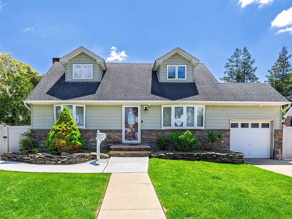 1st image of 2622 Falcon Street