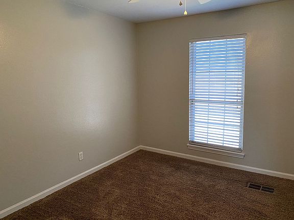 5th image of 2138 Airline Dr Unit 116