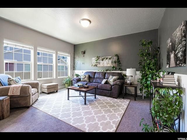 1st image of 1602 N Venetian Way