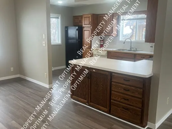 815 Douglas St, Alexandria, MN 56308